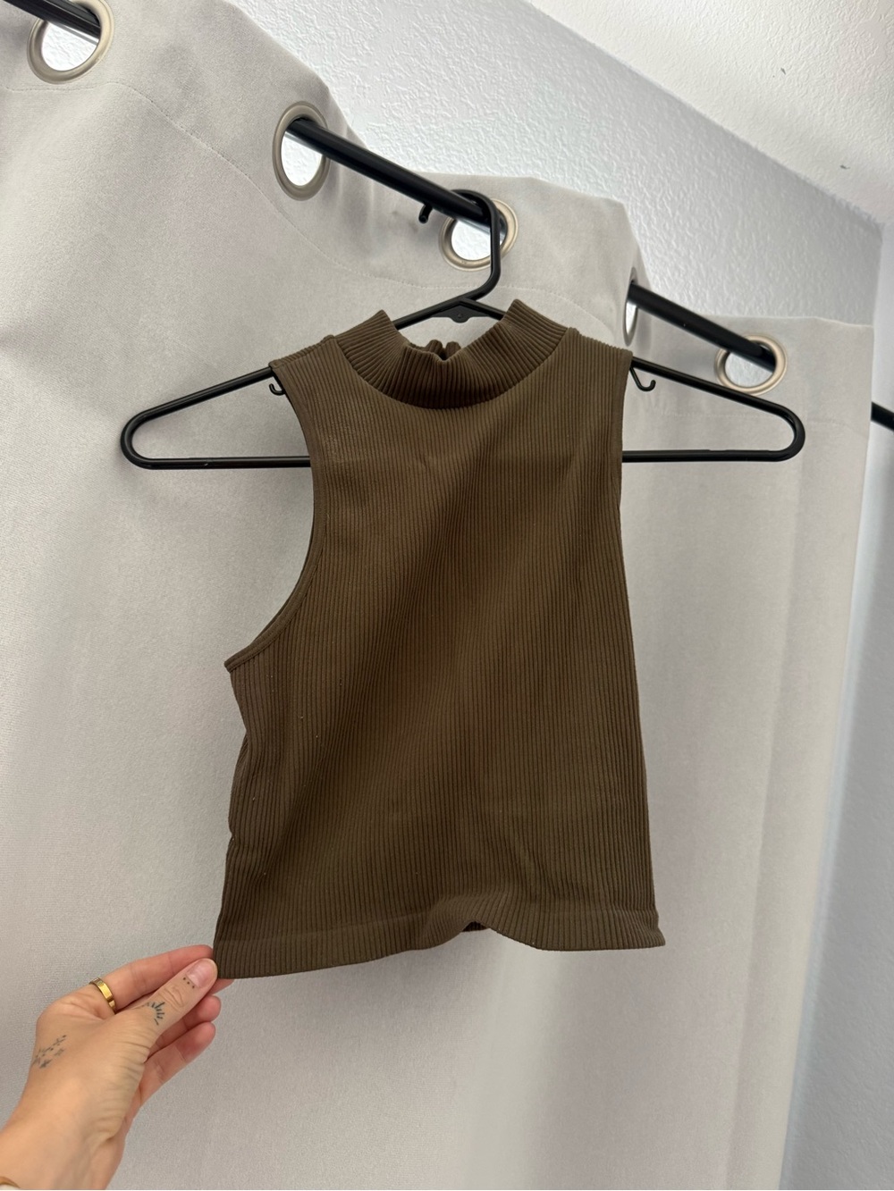 Sleeveless Ribbed Mock Neck Tank Top - Brown